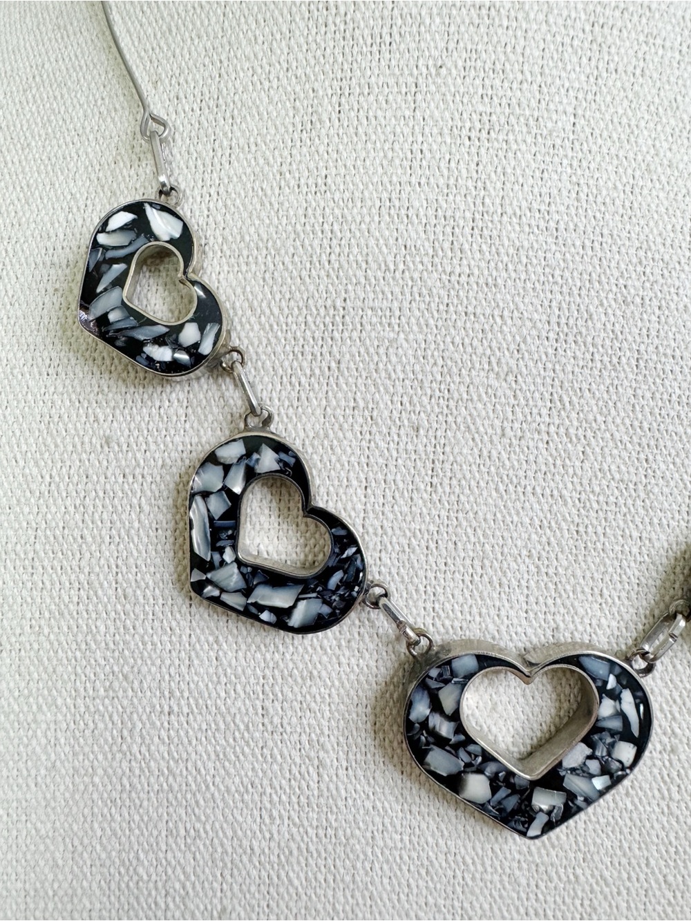 Heart Link Mother of Pearl Mosaic Inlay Necklace - Black & White Silver Tone